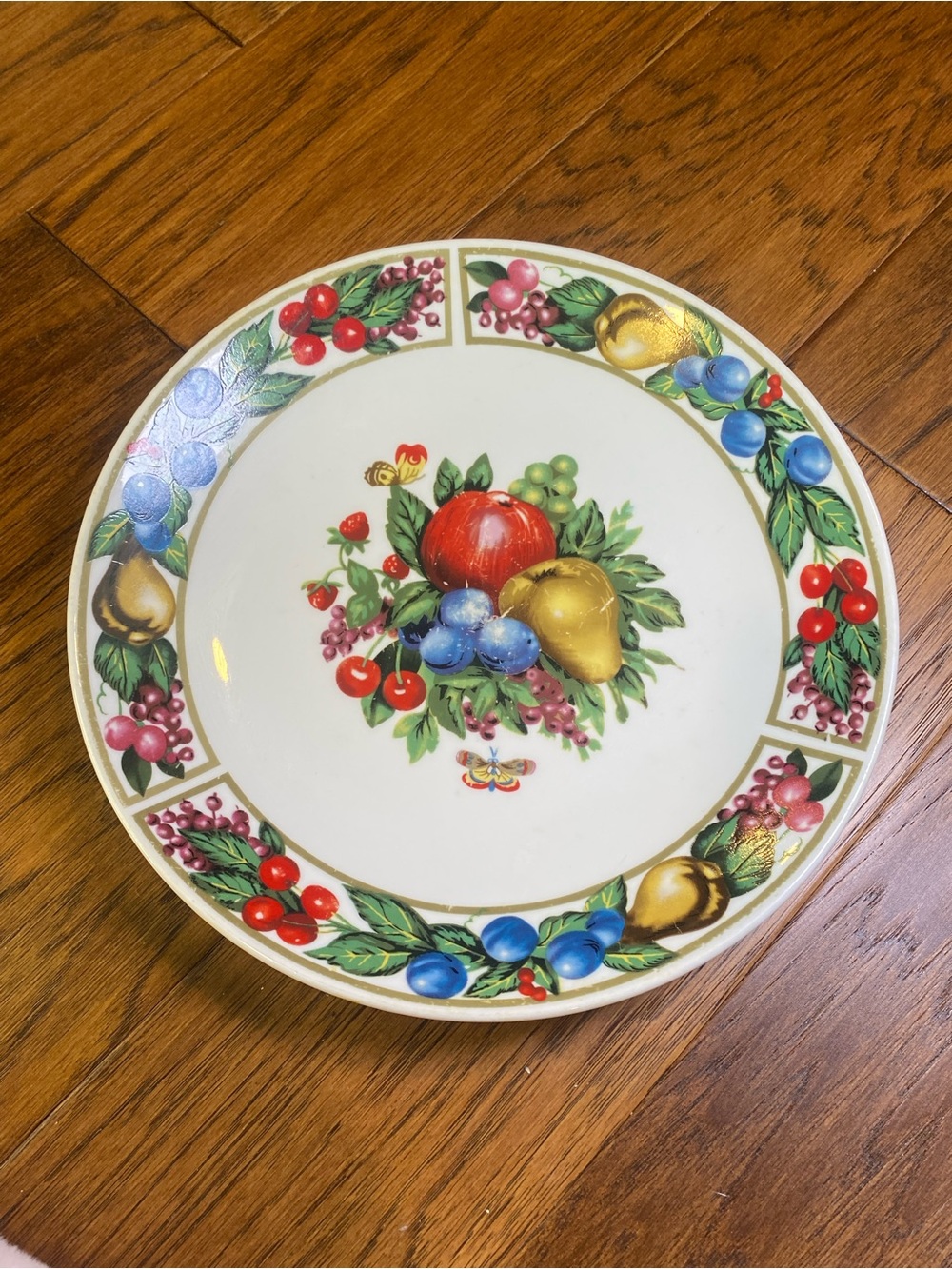 Fruit Medley Decorative Dinner Plate - White with Multicolor Fruit‎